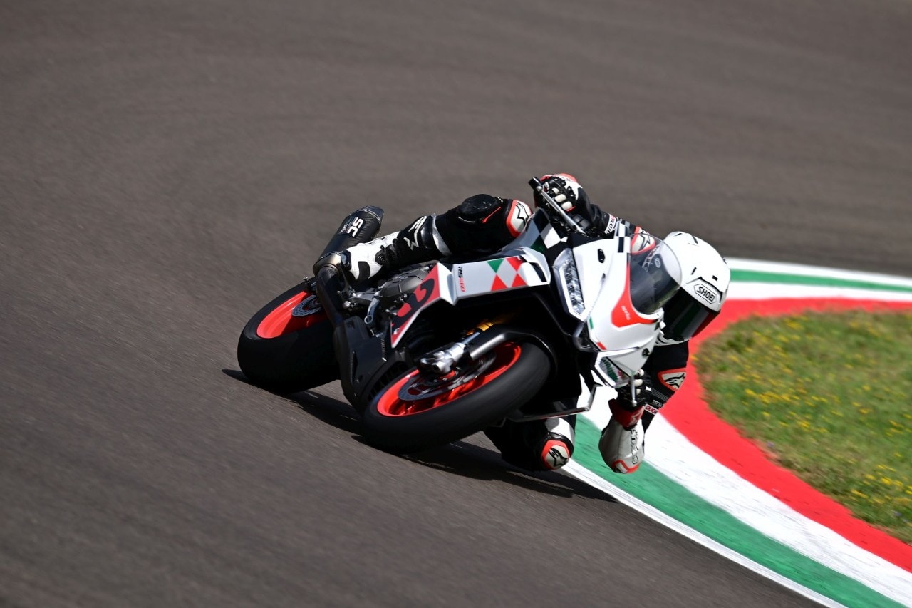 DueruoteTG #166 - Aprilia RS 660 Extrema: la migliore sportiva media sul mercato?